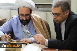 جلسه نسخه شناسی کتب قدیمی موجود در پردیس 3