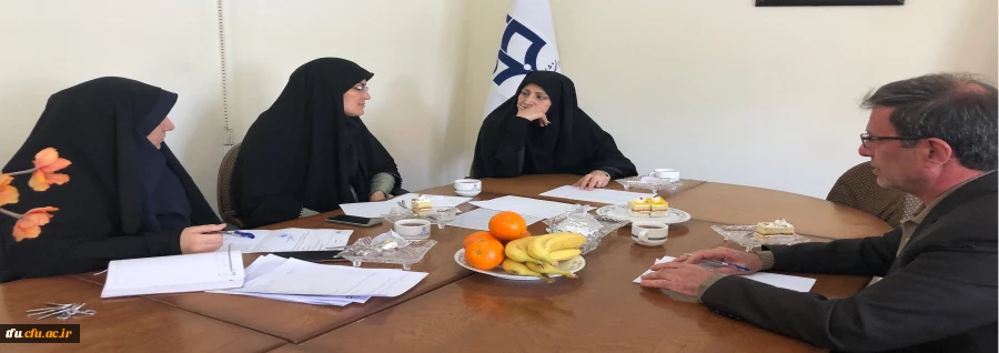 با حضور رئیس و معاونین پردیس برگزار شد:

جلسه هماهنگی برنامه های دهه سرآمدی آموزش 2