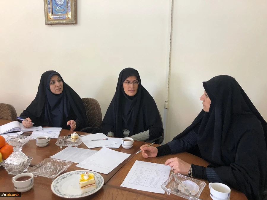 با حضور رئیس و معاونین پردیس برگزار شد:

جلسه هماهنگی برنامه های دهه سرآمدی آموزش 3