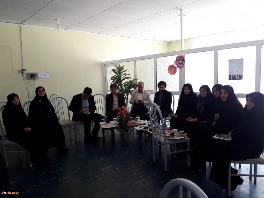 راه اندازی بازارچه وعرضه تولیدات دانشجویی و برپایی نمایشگاه صنایع دستی و سوغات اقوام ایرانی به همراه  برپایی ایستگاه سلامت و تندرستی 5