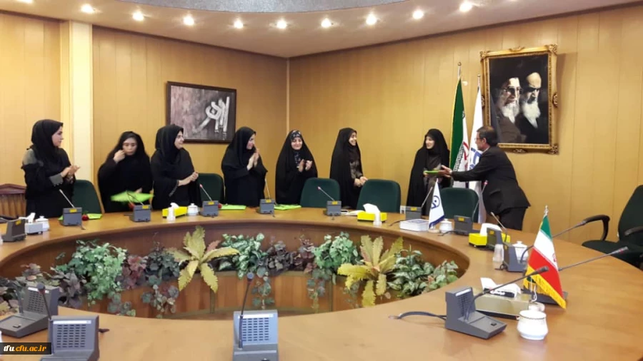 به همت واحد آموزش و به مناسبت دهه سرآمدی آموزش برگزار شد:

نشست تخصصی روابط انسانی در مدرسه با حضور نومعلمان 2