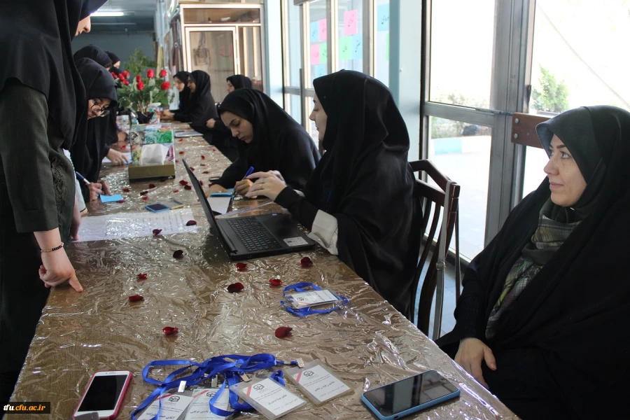 به همت واحد دانشجویی پردیس برگزار شد:

انتخابات شورای صنفی پردیس فاطمه الزهرا(س) 2