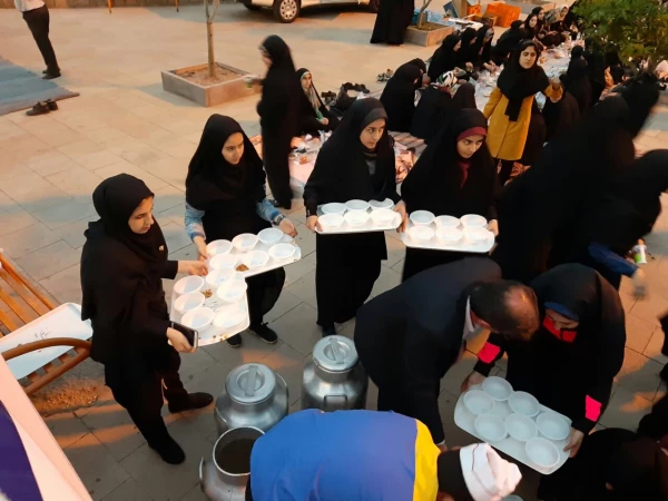 به همت واحد فرهنگی پردیس برگزار شد:

ضیافت سفره افطاری در زیارتگاه عوم بن علی 2