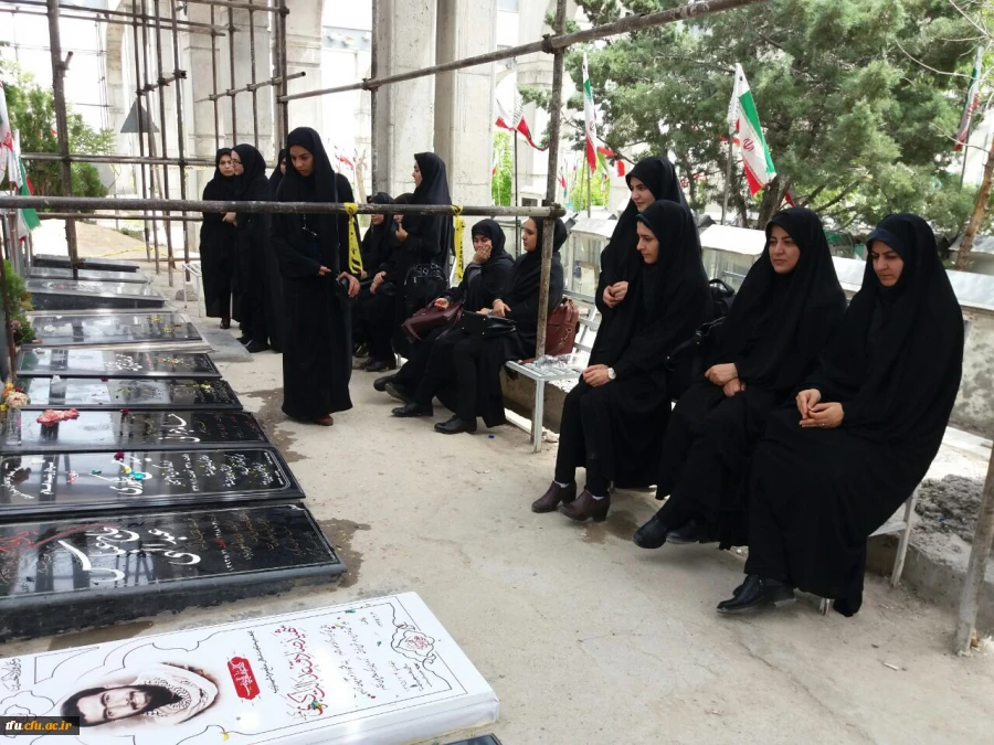 به مناسبت سالروز آزادی خرمشهر برگزار شد:

آیین غبارروبی مزار شهدا 2