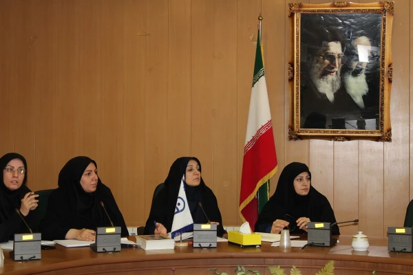 به همت واحد پژوهش برگزار شد:

جلسه کمیته پژوهشی خرداد ماه پردیس فاطمه الزهرا(س) 2