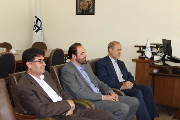 بازدید دکتر میرحمایت میرزاده سخنگوی کمیسیون آموزش دانشگاه فرهنگیان از پردیس فاطمه الزهرا(س) 3