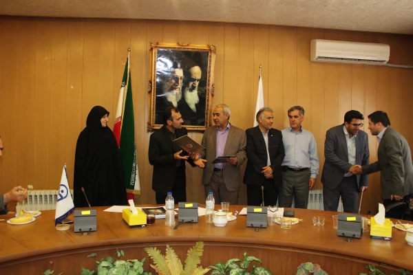 به میزبانی پردیس فاطمه الزهرا(س) برگزار شد:

جلسه اداره نظازت و ارزیابی مدیریت امور پردیس های استان آذربایجان شرقی 6