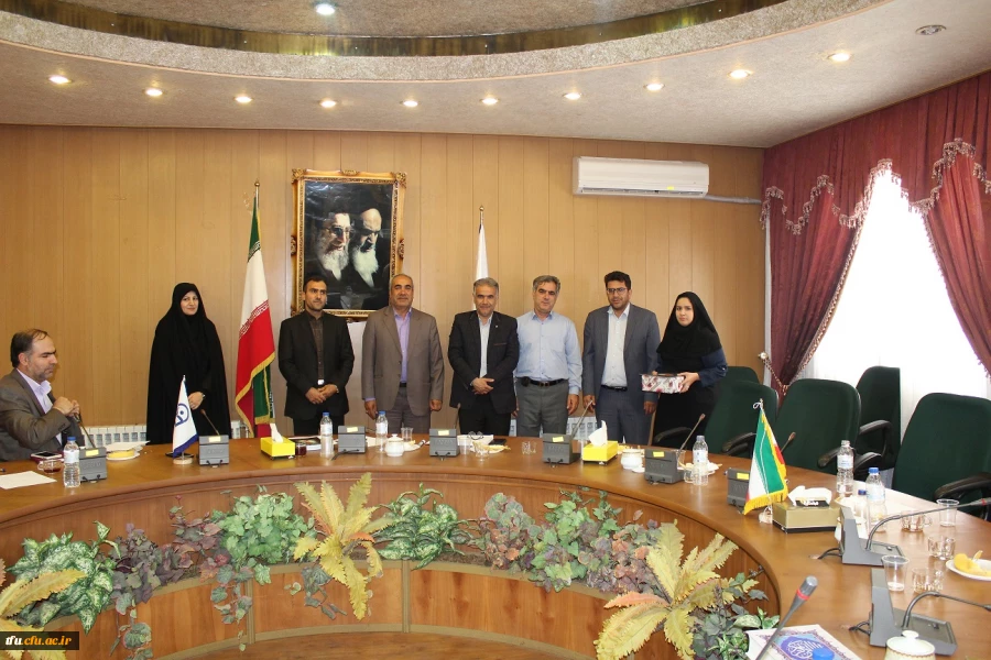 به میزبانی پردیس فاطمه الزهرا(س) برگزار شد:

جلسه اداره نظازت و ارزیابی مدیریت امور پردیس های استان آذربایجان شرقی 8