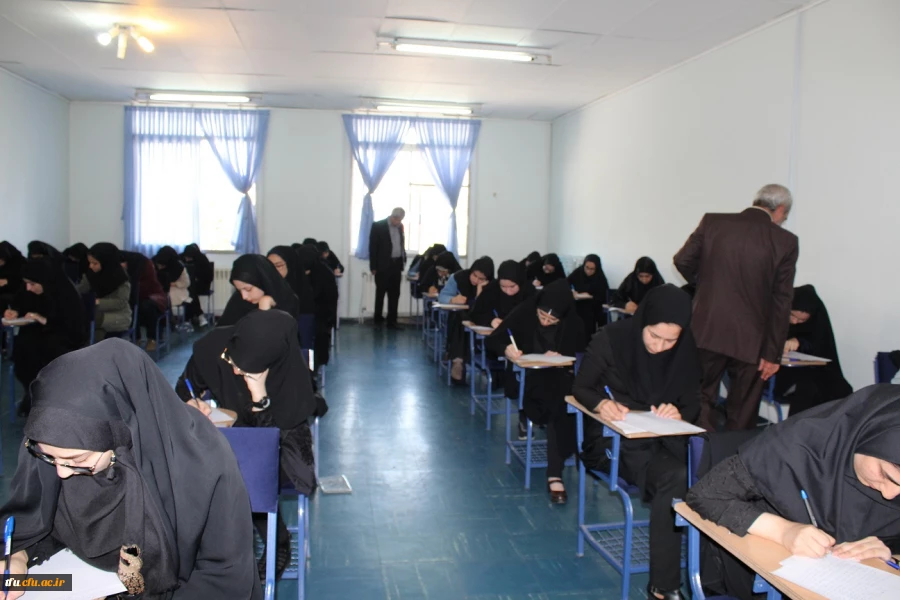 در محل برگزاری امتحانات نیسمال دوم تحصیلی 98-97 پردیس فاطمه الزهرا(س) انجام شد:

بازدید آقای دکتر رحیمی، مدیر نیازسنجی و تولید محتوای آموزش های کوتاه مدت و مجازی دانشگاه فرهنگیان به همراه مدیر امور پردیس های استان آقای دکتر خدیوی 2