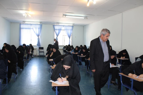 در محل برگزاری امتحانات نیسمال دوم تحصیلی 98-97 پردیس فاطمه الزهرا(س) انجام شد:

بازدید آقای دکتر رحیمی، مدیر نیازسنجی و تولید محتوای آموزش های کوتاه مدت و مجازی دانشگاه فرهنگیان به همراه مدیر امور پردیس های استان آقای دکتر خدیوی 3