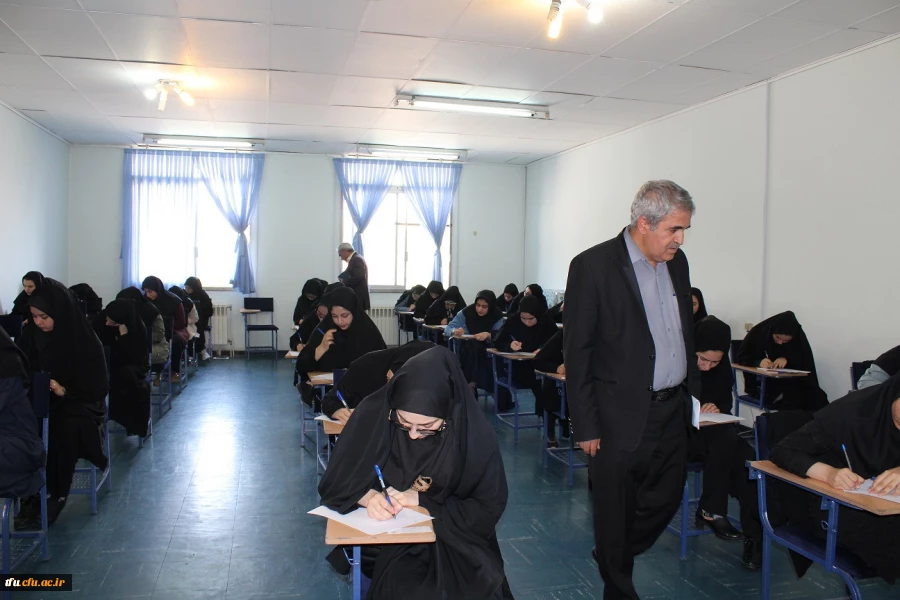 در محل برگزاری امتحانات نیسمال دوم تحصیلی 98-97 پردیس فاطمه الزهرا(س) انجام شد:

بازدید آقای دکتر رحیمی، مدیر نیازسنجی و تولید محتوای آموزش های کوتاه مدت و مجازی دانشگاه فرهنگیان به همراه مدیر امور پردیس های استان آقای دکتر خدیوی 3