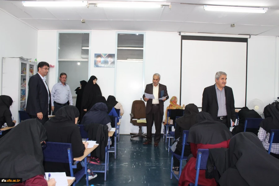 در محل برگزاری امتحانات نیسمال دوم تحصیلی 98-97 پردیس فاطمه الزهرا(س) انجام شد:

بازدید آقای دکتر رحیمی، مدیر نیازسنجی و تولید محتوای آموزش های کوتاه مدت و مجازی دانشگاه فرهنگیان به همراه مدیر امور پردیس های استان آقای دکتر خدیوی 4
