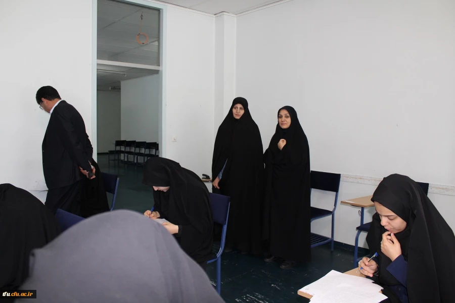 در محل برگزاری امتحانات نیسمال دوم تحصیلی 98-97 پردیس فاطمه الزهرا(س) انجام شد:

بازدید آقای دکتر رحیمی، مدیر نیازسنجی و تولید محتوای آموزش های کوتاه مدت و مجازی دانشگاه فرهنگیان به همراه مدیر امور پردیس های استان آقای دکتر خدیوی 6