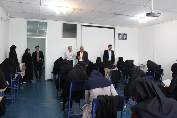 در محل برگزاری امتحانات نیسمال دوم تحصیلی 98-97 پردیس فاطمه الزهرا(س) انجام شد:

بازدید آقای دکتر رحیمی، مدیر نیازسنجی و تولید محتوای آموزش های کوتاه مدت و مجازی دانشگاه فرهنگیان به همراه مدیر امور پردیس های استان آقای دکتر خدیوی 7