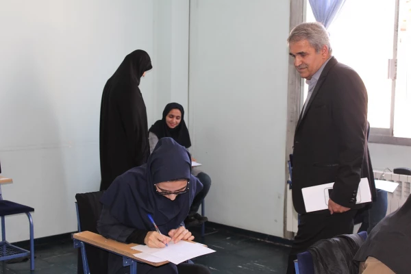 در محل برگزاری امتحانات نیسمال دوم تحصیلی 98-97 پردیس فاطمه الزهرا(س) انجام شد:

بازدید آقای دکتر رحیمی، مدیر نیازسنجی و تولید محتوای آموزش های کوتاه مدت و مجازی دانشگاه فرهنگیان به همراه مدیر امور پردیس های استان آقای دکتر خدیوی 9