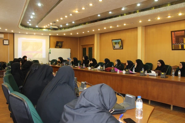 به همت واحد پژوهش برگزار شد:

برگزاری اولین کارگاه آموزشی "منشور دانستنی‎های ابتدایی" 5