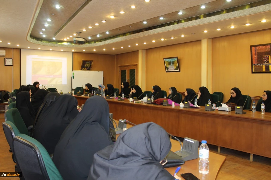 به همت واحد پژوهش برگزار شد:

برگزاری اولین کارگاه آموزشی "منشور دانستنی‎های ابتدایی" 5