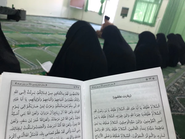 برگزاری مراسم زیارت عاشورا در نمازخانه پردیس فاطمه الزهرا(س) تبریز 2