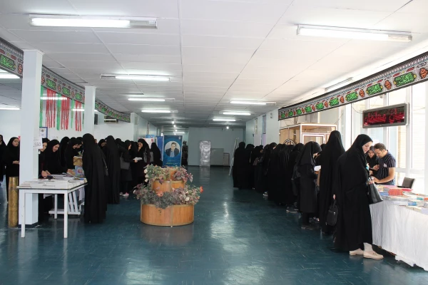 برگزاری نمایشگاه کتاب به مناسبت سال تحصیلی جدید 3