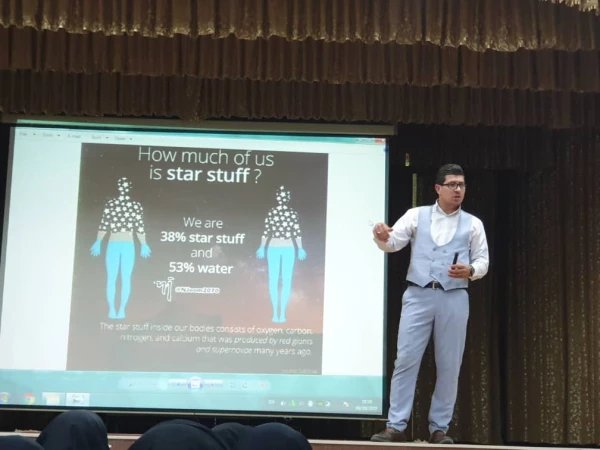 کارگاه نجوم به همراه رصد آسمان شب با حضور دانشجویان در محوطه پردیس فاطمه الزهرا(س) 2