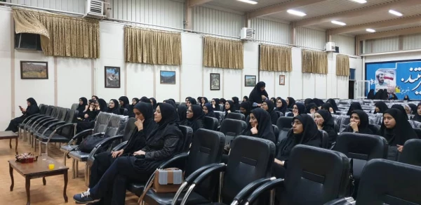 کارگاه نجوم به همراه رصد آسمان شب با حضور دانشجویان در محوطه پردیس فاطمه الزهرا(س) 2