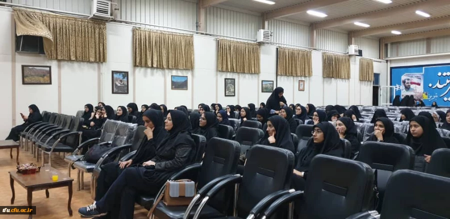 کارگاه نجوم به همراه رصد آسمان شب با حضور دانشجویان در محوطه پردیس فاطمه الزهرا(س) 2