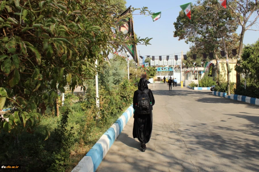 مراسم بدرقه زائران اربعین دانشجویان وکارکنان پردیس فاطمه الزهرا(س) تبریز 10