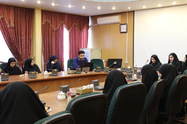 دومین جلسه از سلسله نشست های سربه هوایان با محوریت نجوم
 4