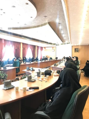 کرسی آزاد اندیشی(فرشته نجات یا شیطان بزرگ)بامحوریت استکبارستیزی 2