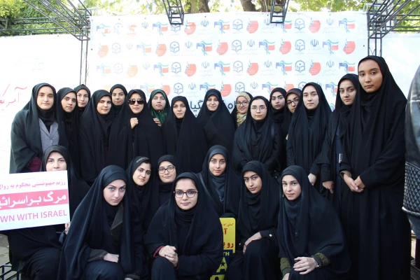 حضور پرشور اساتید، کارکنان و دانشجومعلمان پردیس فاطمه الزهرا(س) تبریز در راهپیمایی ۱۳ آبان
 2