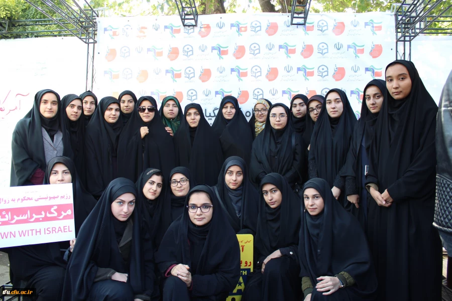 حضور پرشور اساتید، کارکنان و دانشجومعلمان پردیس فاطمه الزهرا(س) تبریز در راهپیمایی ۱۳ آبان
 4