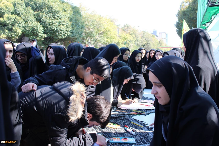 حضور پرشور اساتید، کارکنان و دانشجومعلمان پردیس فاطمه الزهرا(س) تبریز در راهپیمایی ۱۳ آبان
 5