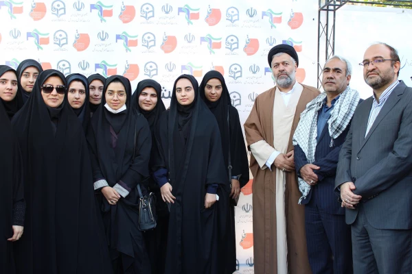 حضور پرشور اساتید، کارکنان و دانشجومعلمان پردیس فاطمه الزهرا(س) تبریز در راهپیمایی ۱۳ آبان
 6