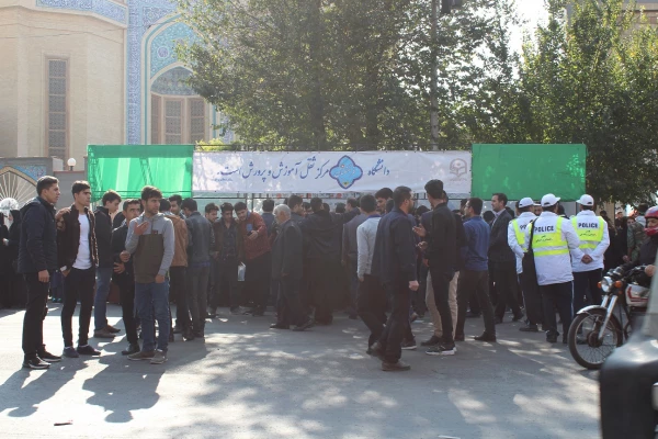 حضور پرشور اساتید، کارکنان و دانشجومعلمان پردیس فاطمه الزهرا(س) تبریز در راهپیمایی ۱۳ آبان
 7