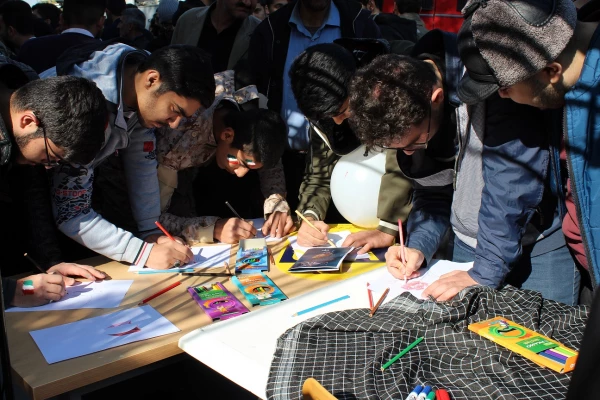 حضور پرشور اساتید، کارکنان و دانشجومعلمان پردیس فاطمه الزهرا(س) تبریز در راهپیمایی ۱۳ آبان
 11