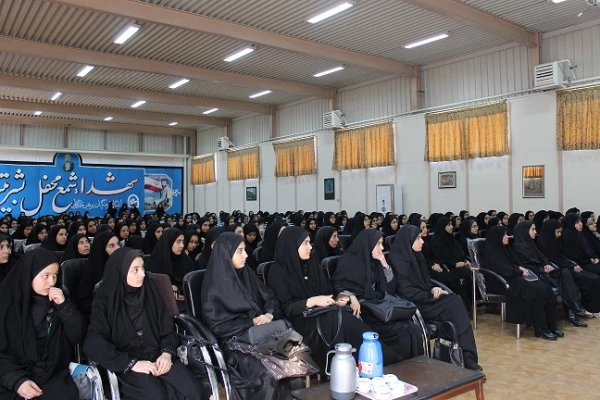 جلسه توجیهی هسته گزینش اداره کل آموزش پرورش با دانشجو معلمان ورودی 98
 2