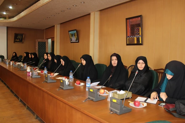دومین جلسه شورای اداری سال تحصیلی 99-98 پردیس فاطمه الزهرا(س) تبریز برگزار شد 3