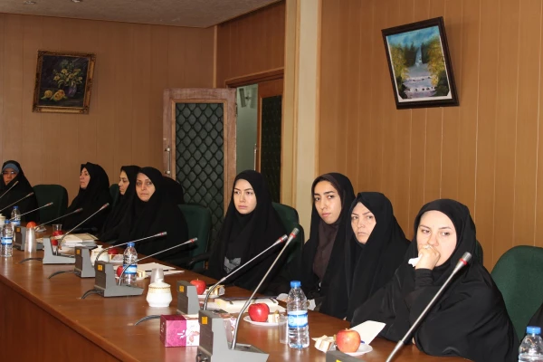 دومین جلسه شورای اداری سال تحصیلی 99-98 پردیس فاطمه الزهرا(س) تبریز برگزار شد 8
