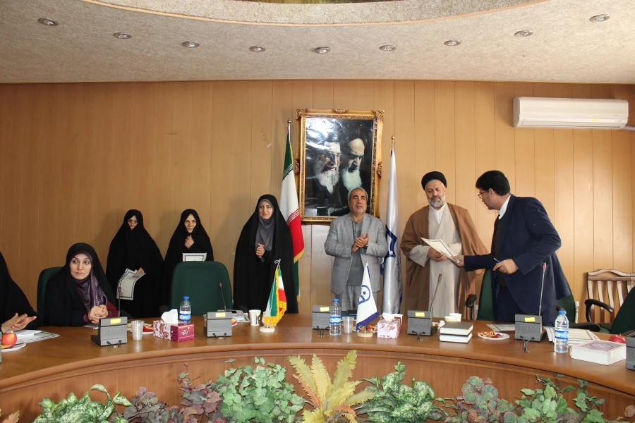 دومین جلسه شورای اداری سال تحصیلی 99-98 پردیس فاطمه الزهرا(س) تبریز برگزار شد 11