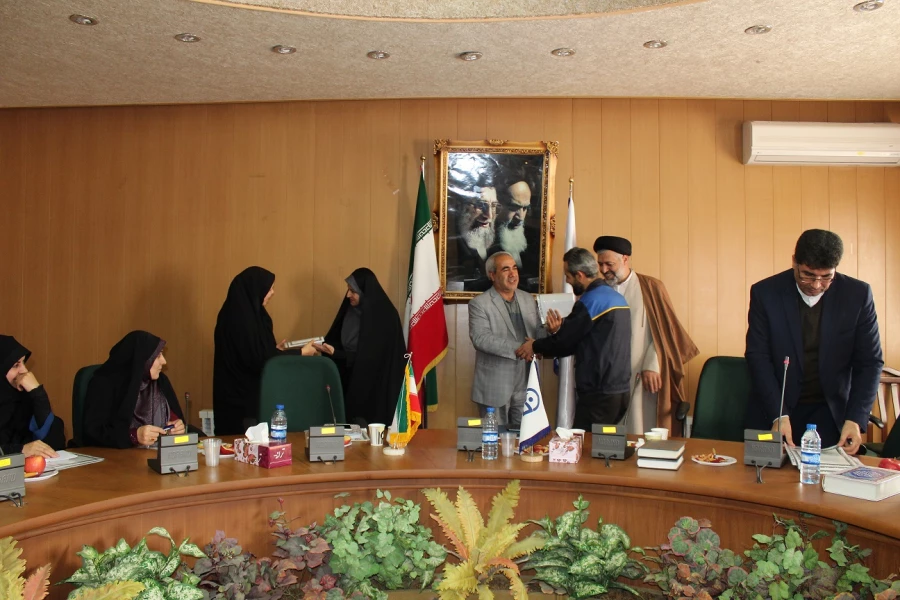 دومین جلسه شورای اداری سال تحصیلی 99-98 پردیس فاطمه الزهرا(س) تبریز برگزار شد 12