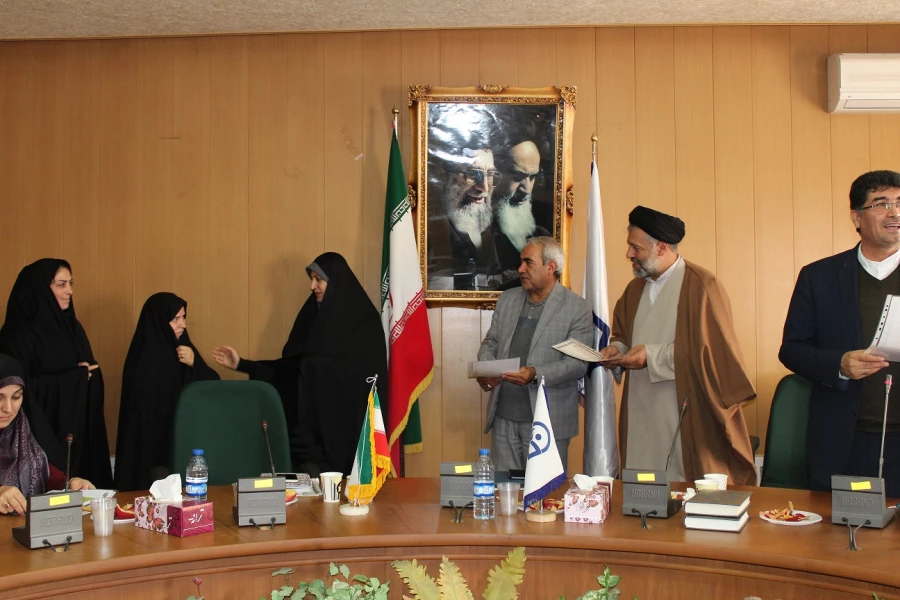 دومین جلسه شورای اداری سال تحصیلی 99-98 پردیس فاطمه الزهرا(س) تبریز برگزار شد 13