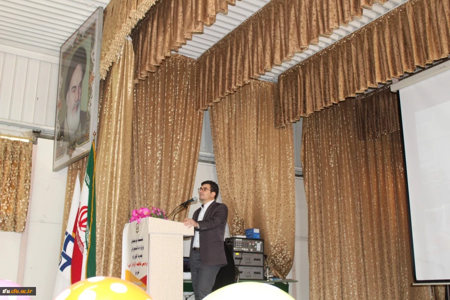 نشست توجیهی با دانشجویان جدیدالورود سال 98 11