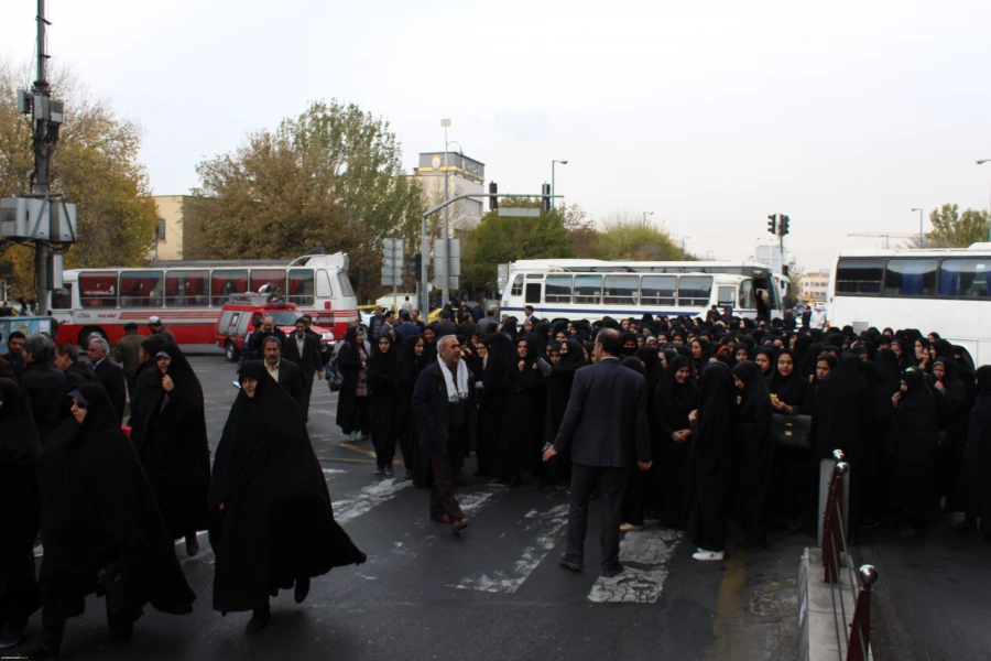 حضور اساتید، همکاران و دانشجومعلمان پردیس فاطمه الزهرا(س) درتجمع مردمی حمایت از امنیت و اقتدار کشور 3