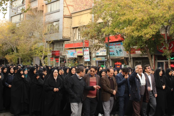 حضور اساتید، همکاران و دانشجومعلمان پردیس فاطمه الزهرا(س) درتجمع مردمی حمایت از امنیت و اقتدار کشور 5