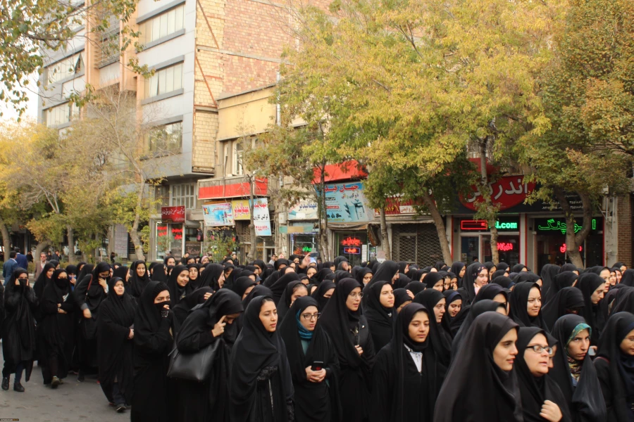 حضور اساتید، همکاران و دانشجومعلمان پردیس فاطمه الزهرا(س) درتجمع مردمی حمایت از امنیت و اقتدار کشور 6