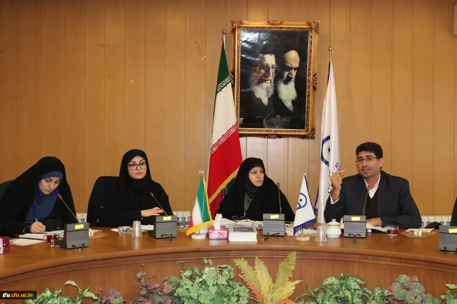 نشست صمیمیانه دانشجویان با مسئولین 3