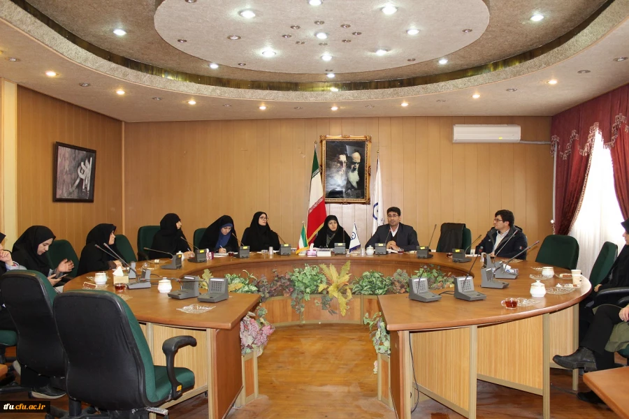 نشست صمیمیانه دانشجویان با مسئولین 4