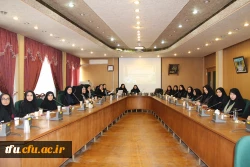 نشست صمیمیانه دانشجویان با مسئولین 7