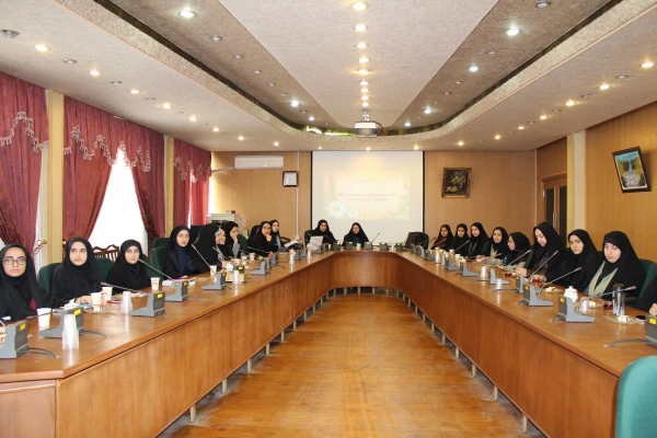 نشست صمیمیانه دانشجویان با مسئولین 7