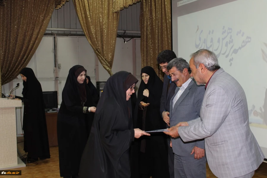 مراسم گرامیداشت هفته پژوهش سال 1398 10